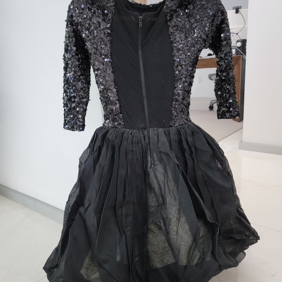 Dress - Picture 3 of 4